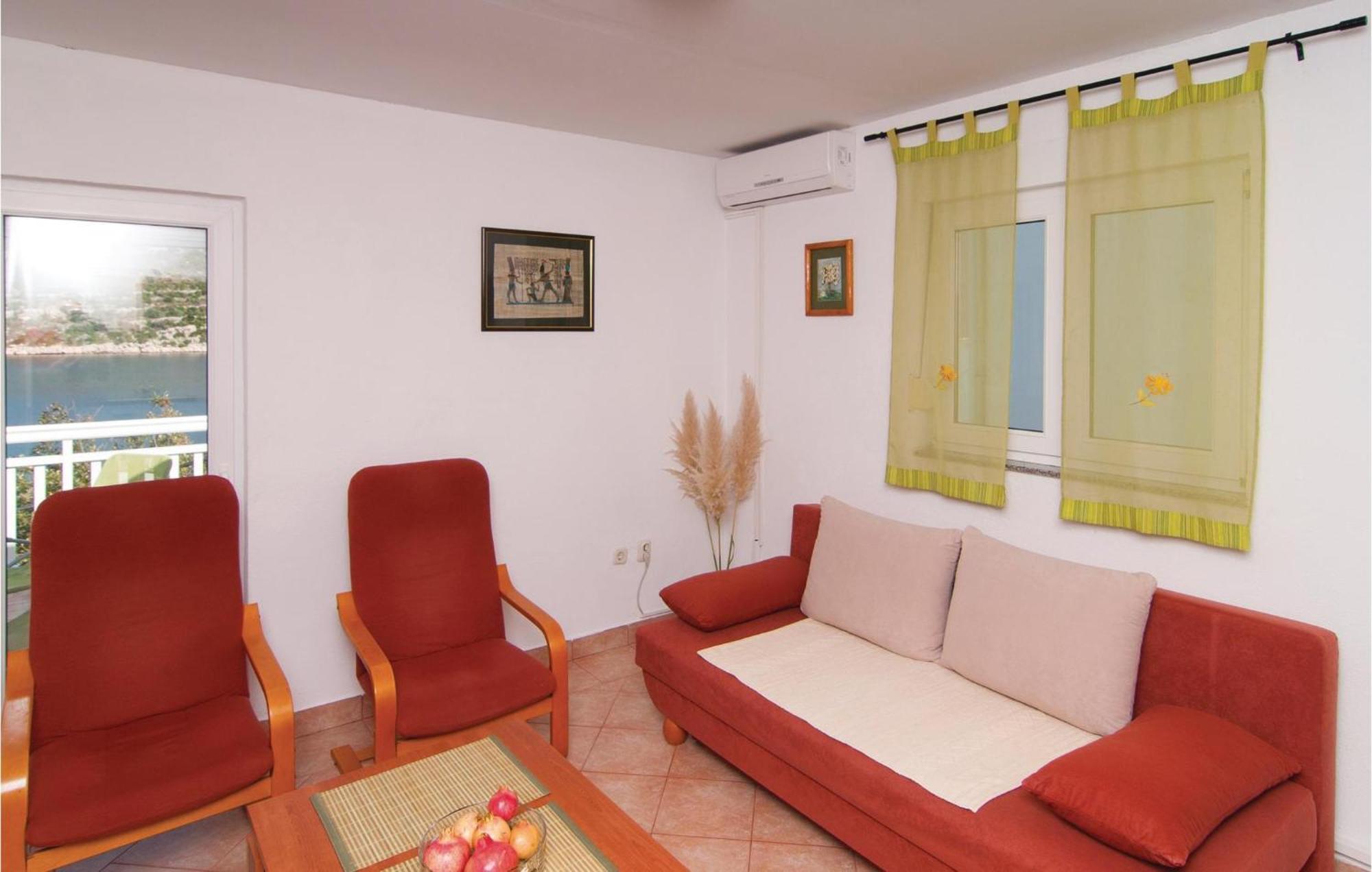 2 Bedroom Awesome Apartment In Drvenik Veliki Exterior photo